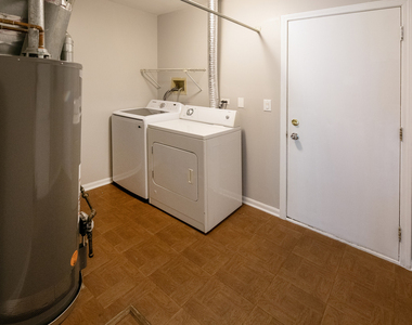329 Redwing Drive - Photo Thumbnail 10