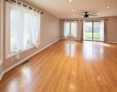 329 Redwing Drive - Photo Thumbnail 3