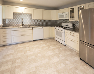 329 Redwing Drive - Photo Thumbnail 7