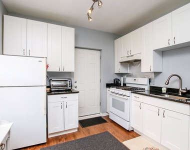 1626 W Farwell Avenue - Photo Thumbnail 3