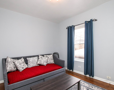 1626 W Farwell Avenue - Photo Thumbnail 7