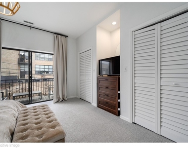 1751 W Division Street - Photo Thumbnail 14