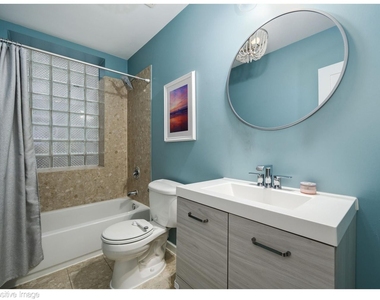 1751 W Division Street - Photo Thumbnail 18