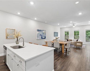 857 Constellation Drive - Photo Thumbnail 4