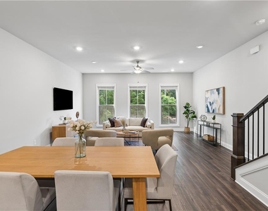 857 Constellation Drive - Photo Thumbnail 10