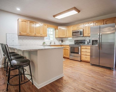 211 South Street - Photo Thumbnail 8