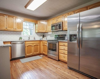 211 South Street - Photo Thumbnail 7