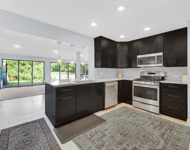 23327 N Wildwood Lane - Photo Thumbnail 6