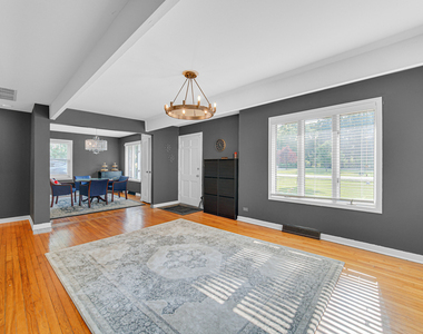 23327 N Wildwood Lane - Photo Thumbnail 14