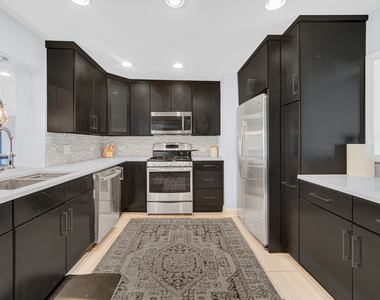 23327 N Wildwood Lane - Photo Thumbnail 7