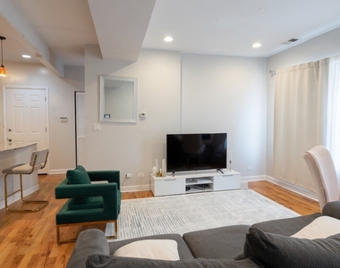 7225 N Rogers Avenue - Photo Thumbnail 6