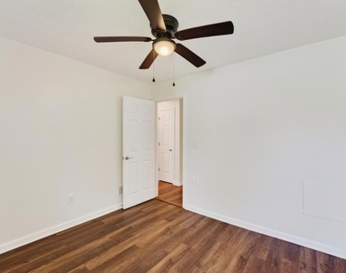 2558 Candlewood Way - Photo Thumbnail 20