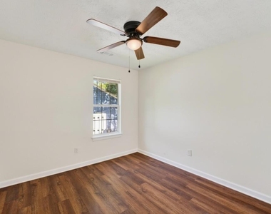 2558 Candlewood Way - Photo Thumbnail 21