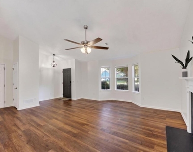 2558 Candlewood Way - Photo Thumbnail 8