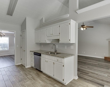 3535 Duncan Bridge Drive - Photo Thumbnail 10