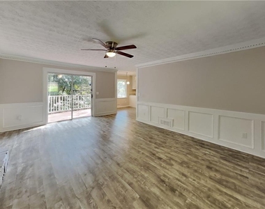 1308 Chesapeake Drive Sw - Photo Thumbnail 2