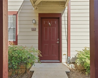 904 Wentworth Court - Photo Thumbnail 23