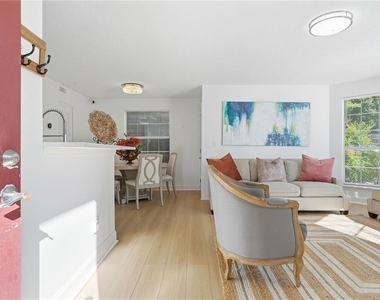 904 Wentworth Court - Photo Thumbnail 1