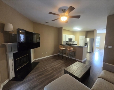 3222 Hidden Cove Circle - Photo Thumbnail 7