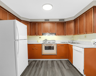 7101 W Foster Place - Photo Thumbnail 5