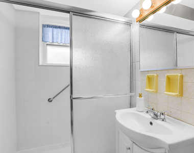 7101 W Foster Place - Photo Thumbnail 9