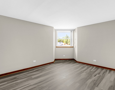 7101 W Foster Place - Photo Thumbnail 7
