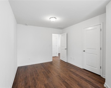2392 Belmont Place - Photo Thumbnail 21