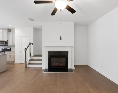 2392 Belmont Place - Photo Thumbnail 8
