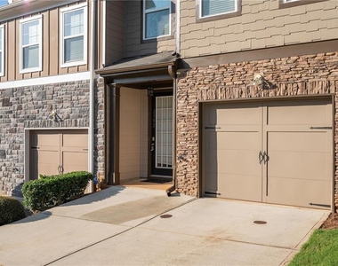 2392 Belmont Place - Photo Thumbnail 3