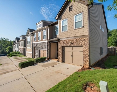 2392 Belmont Place - Photo Thumbnail 4
