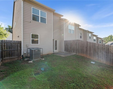 2392 Belmont Place - Photo Thumbnail 26