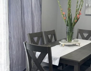 255 Rainier Way - Photo Thumbnail 5