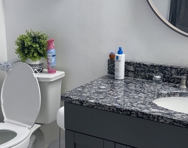 255 Rainier Way - Photo Thumbnail 7