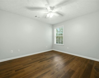 572 Staghorn Lane - Photo Thumbnail 13