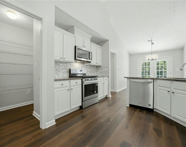 572 Staghorn Lane - Photo Thumbnail 11