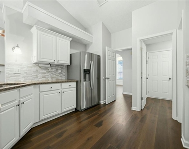 572 Staghorn Lane - Photo Thumbnail 9