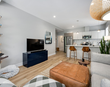 833 N Hoyne Avenue - Photo Thumbnail 6