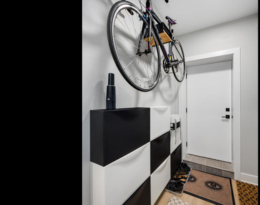 833 N Hoyne Avenue - Photo Thumbnail 11