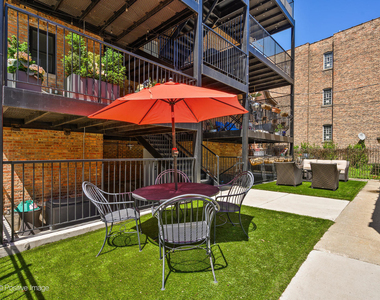 833 N Hoyne Avenue - Photo Thumbnail 16