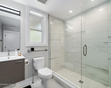 833 N Hoyne Avenue - Photo Thumbnail 13