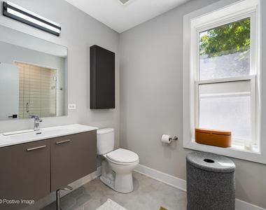 833 N Hoyne Avenue - Photo Thumbnail 9
