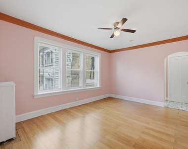 6316 N Artesian Avenue - Photo Thumbnail 5