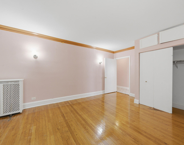 6316 N Artesian Avenue - Photo Thumbnail 11
