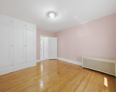 6316 N Artesian Avenue - Photo Thumbnail 13