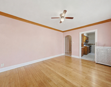 6316 N Artesian Avenue - Photo Thumbnail 3