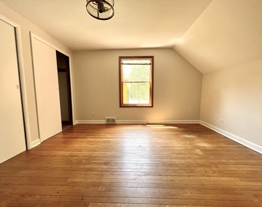 4633 Oakwood Avenue - Photo Thumbnail 6