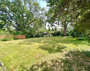 4633 Oakwood Avenue - Photo Thumbnail 11