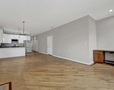 1517 W Fry Street - Photo Thumbnail 12