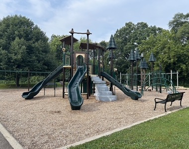 1385 Redbridge Court - Photo Thumbnail 30