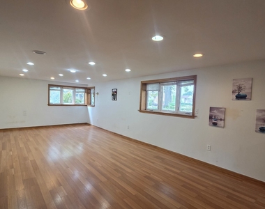 8418 W Crain Street - Photo Thumbnail 23